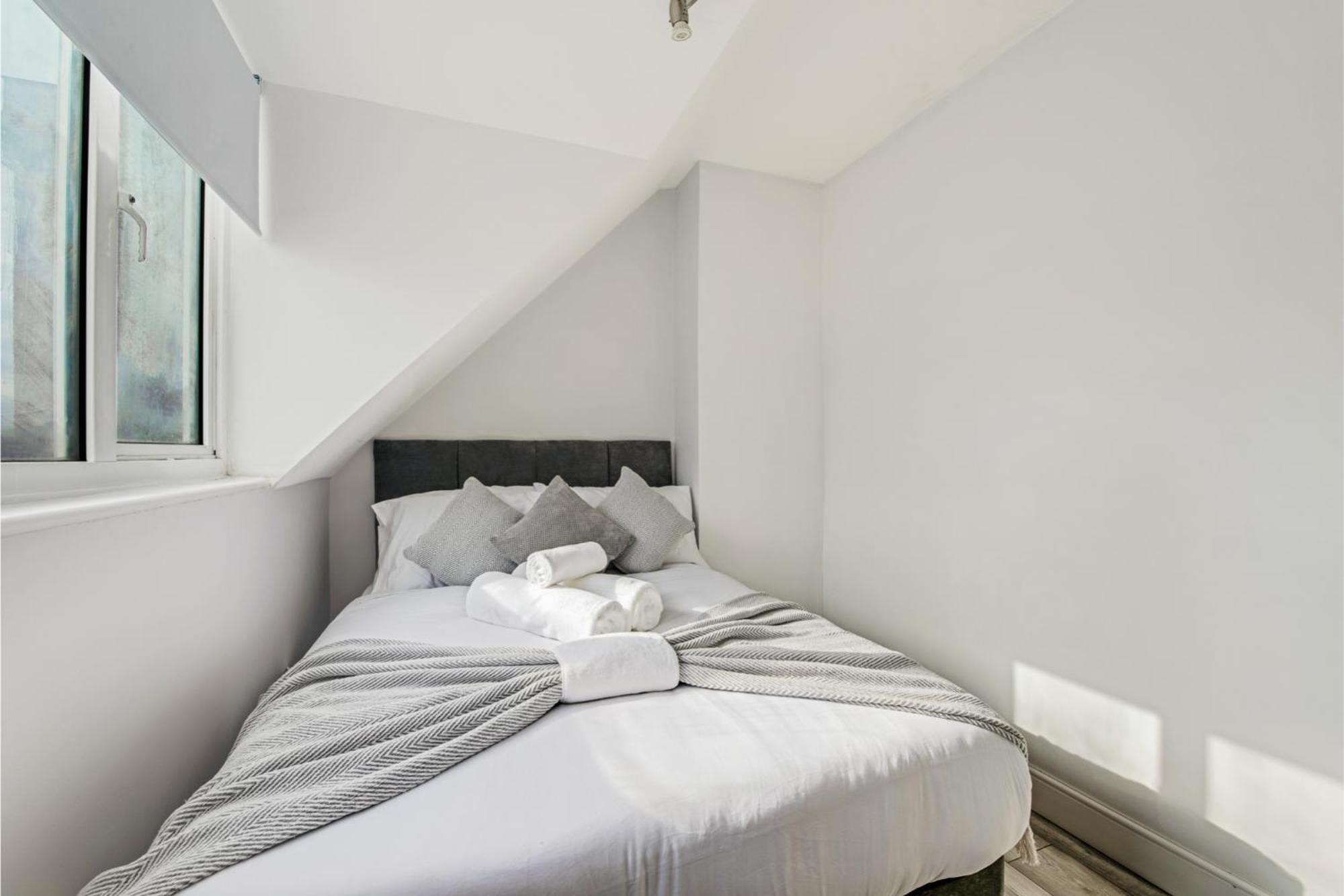 Sweet And Lovely 2Br With Free Parking ロンドン エクステリア 写真